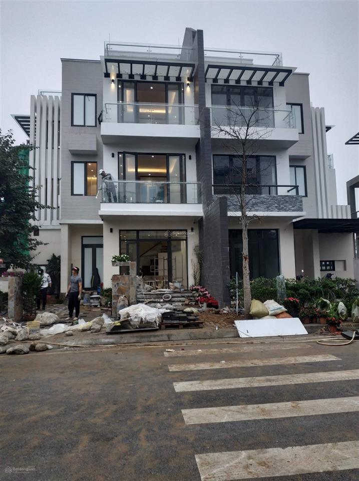 Tôi cần bán gấp căn biệt thự phú cát chỉ 7xtr/m giá cả nhà với đất sổ sẵn sang tên  0986 370 ***