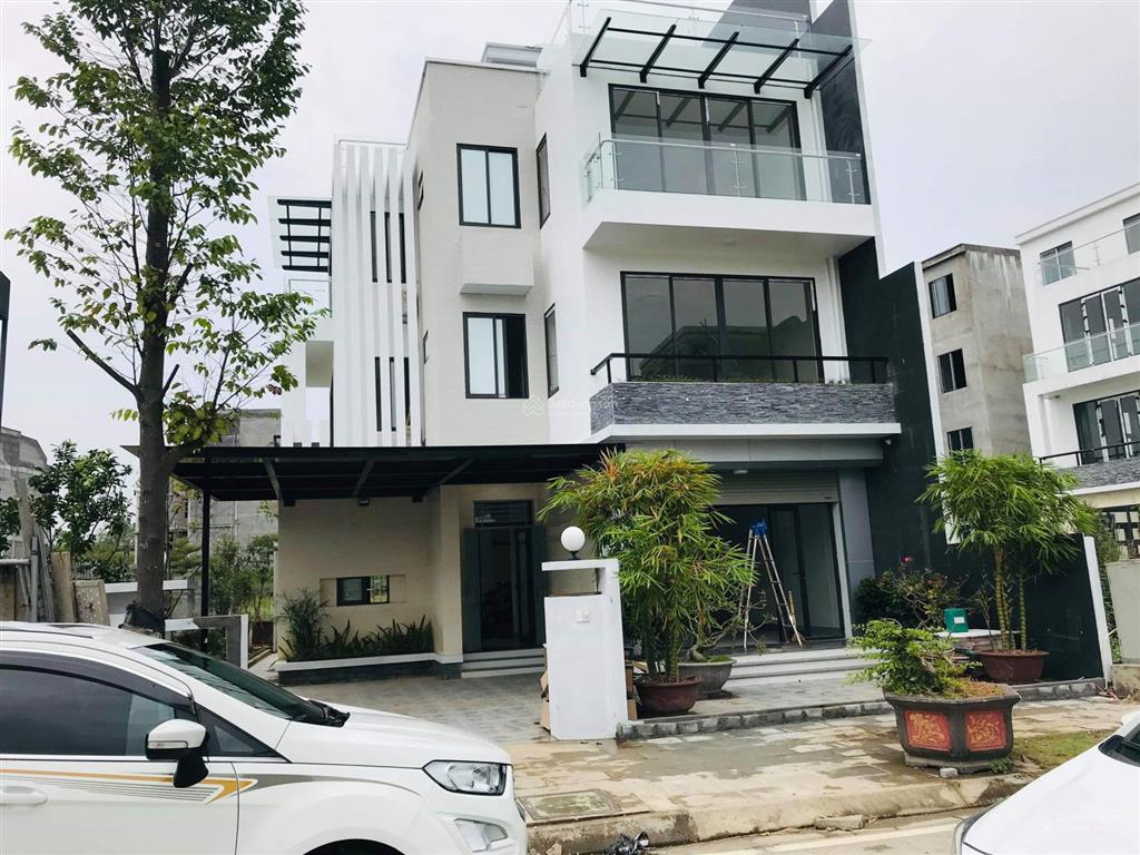 Tôi cần bán gấp căn biệt thự phú cát chỉ 7xtr/m giá cả nhà với đất sổ sẵn sang tên  0986 370 ***