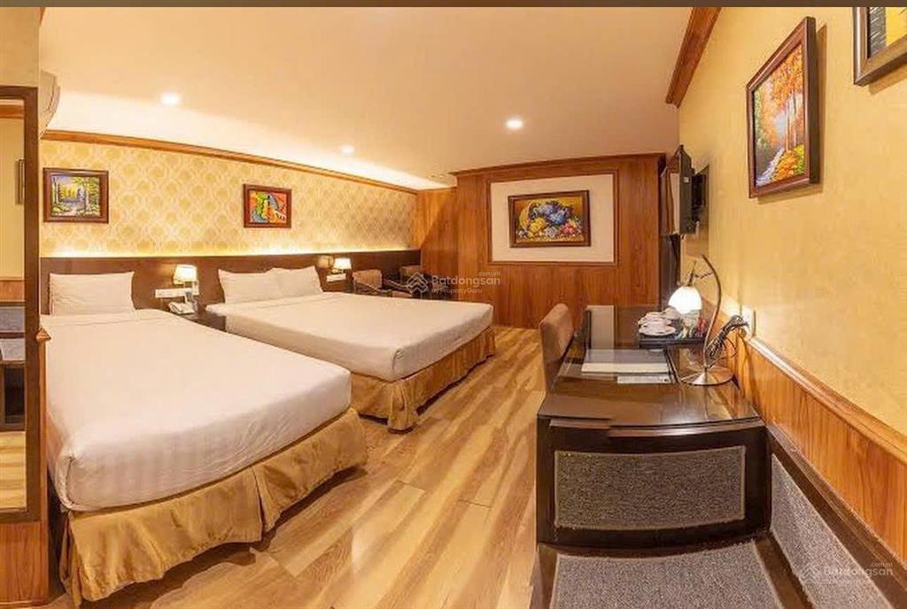 Cần sang nhượng khách sạn ngay bờ hồ xuân hương 91 phòng tuyến đường sầm uất về khách sạn