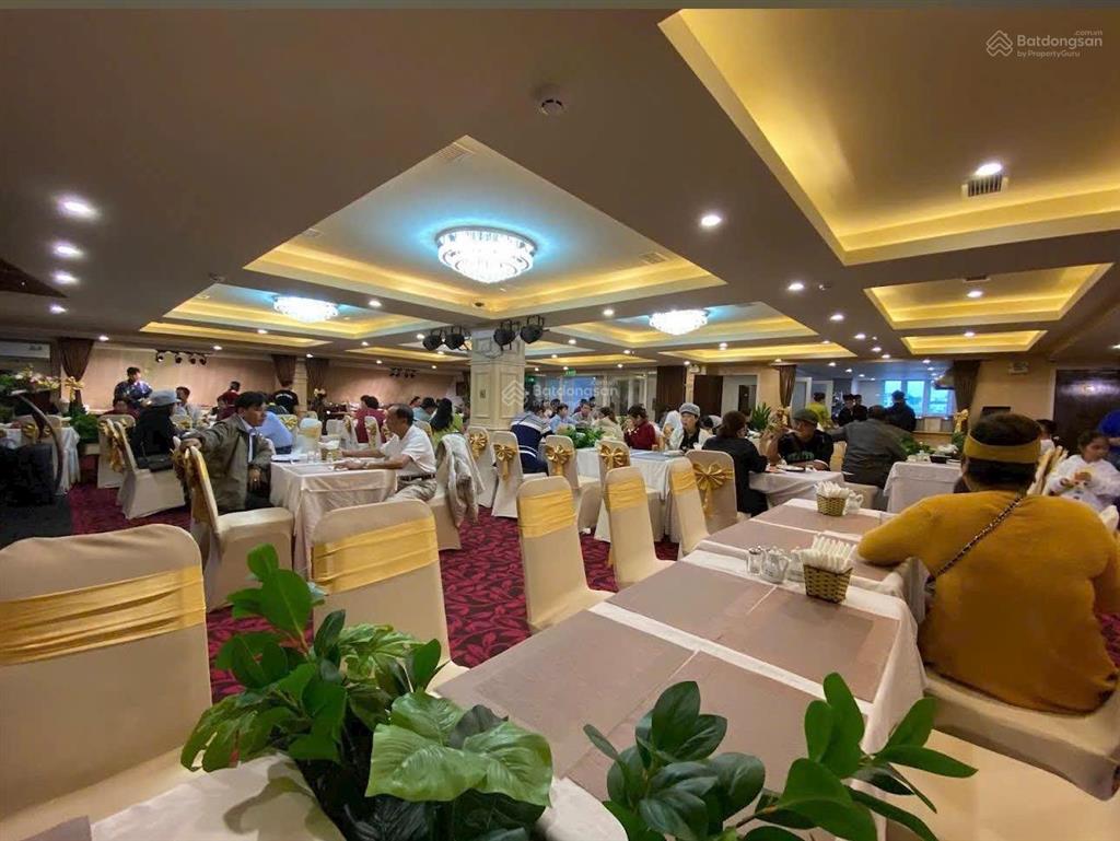 Cần sang nhượng khách sạn ngay bờ hồ xuân hương 91 phòng tuyến đường sầm uất về khách sạn