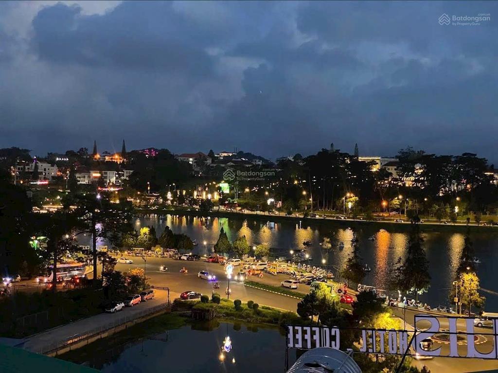 Cần sang nhượng khách sạn ngay bờ hồ xuân hương 91 phòng tuyến đường sầm uất về khách sạn