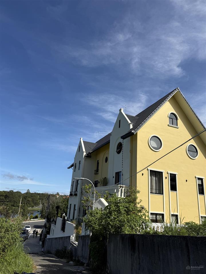 Hàng hiếm 576m2 view trựcdiện hồ xuân hương chỉ 69tỷ thích hợp xây ks hoặc villa nghỉ dưỡng cao cấp