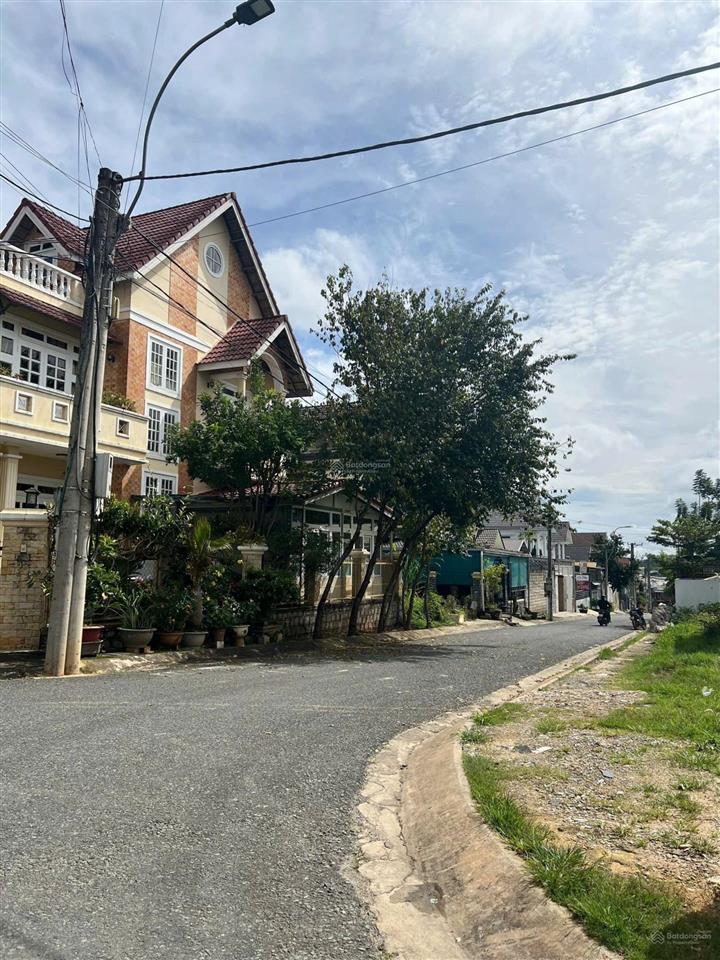 Chỉ 19.9 tỷ sở hữu ngay lô góc 2 mặt tiền cực thoáng, giá trị sinh lời, khu dân trí cao cách hồ 1km