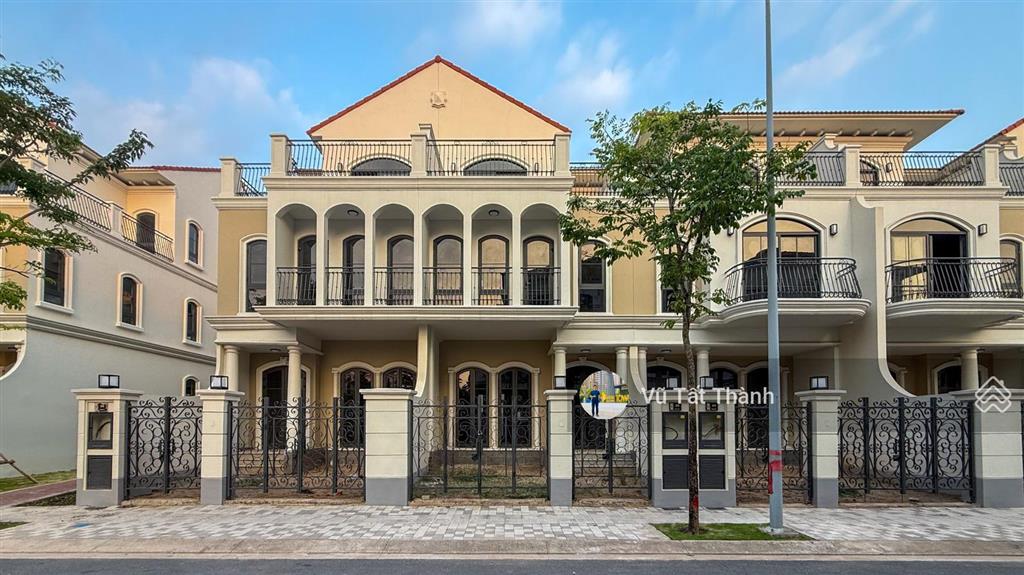 Chính chủ gửi bán gấp biệt thự đơn lập sông 27 tỷ. shopvillas 45m 22tỷ. đơn lập 33m 25 tỷ.