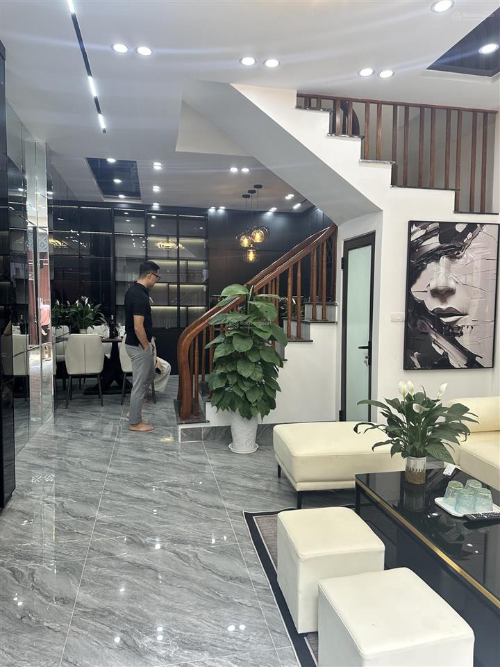 Chính chủ cần bán nhà phố vương thừa vũ  45m2 5 tầng  ô tô đỗ cổng  20m ô tô tránh, giá 12.6 tỷ