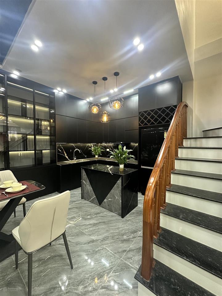Chính chủ cần bán nhà phố vương thừa vũ  45m2 5 tầng  ô tô đỗ cổng  20m ô tô tránh, giá 12.6 tỷ