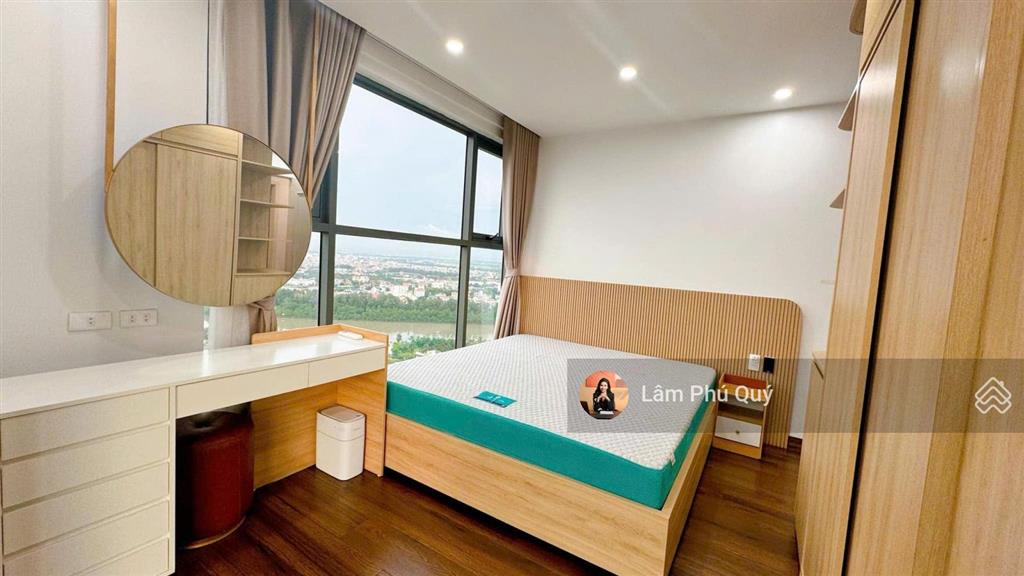 Cần bán căn góc 3 pn the minato residence, 105 m2, full nội thất, đã có sổ. giá 5 tỷ 2 bao thuế phí