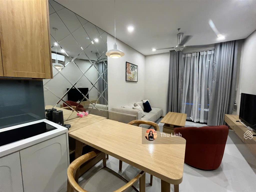 Cần bán căn 1,5 phòng ngủ cao cấp sentosa sky park, 52 m2, view đông nam, bao phí. giá chỉ 2 tỷ 650