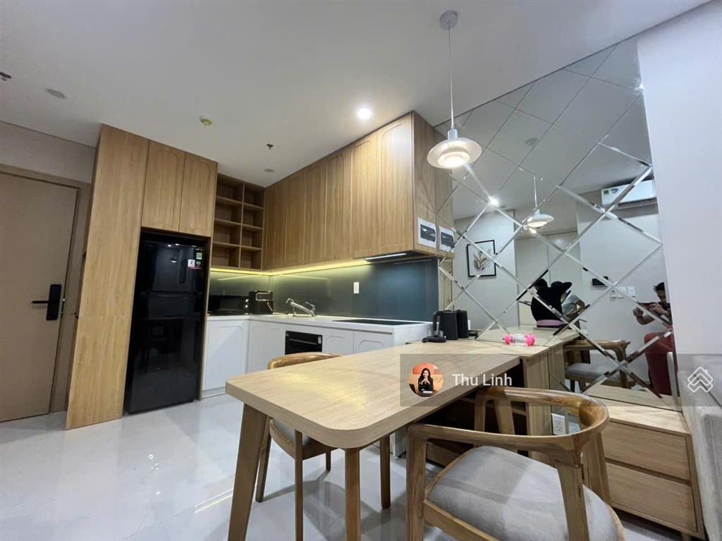 Cần bán căn 1,5 phòng ngủ cao cấp sentosa sky park, 52 m2, view đông nam, bao phí. giá chỉ 2 tỷ 650