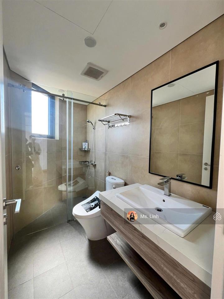 Cần bán căn góc 2pn minato giá chỉ 3 tỷ 6 full nội thất, bao phí công chứng, 82 m2. đã có sổ hồng