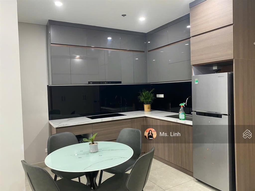Cần bán căn 2 phòng ngủ minato giá 3 tỷ 6 full nội thất, bao phí, view đông nam, 82 m2. đã có sổ