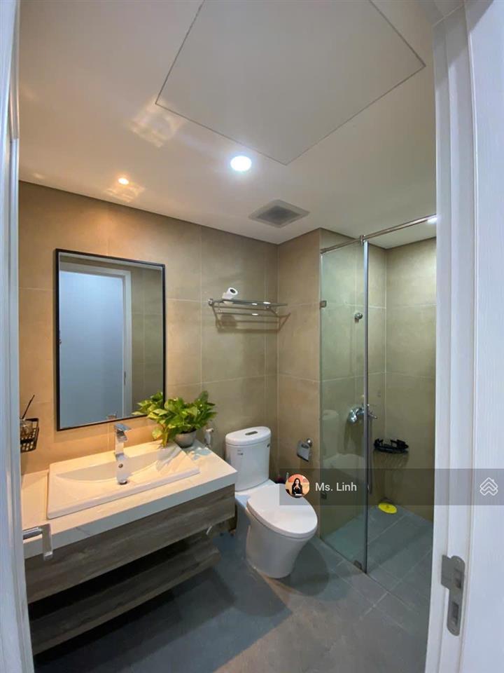 Cần bán căn 2 phòng ngủ minato giá 3 tỷ 6 full nội thất, bao phí, view đông nam, 82 m2. đã có sổ