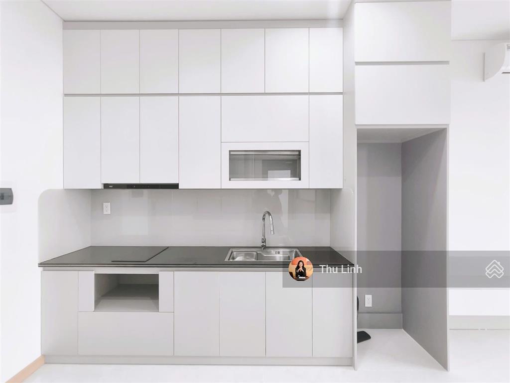 Cần bán căn góc studio full nội thất cao cấp sentosa sky park, 42 m2, đã có bìa. giá chỉ 2 tỷ 1