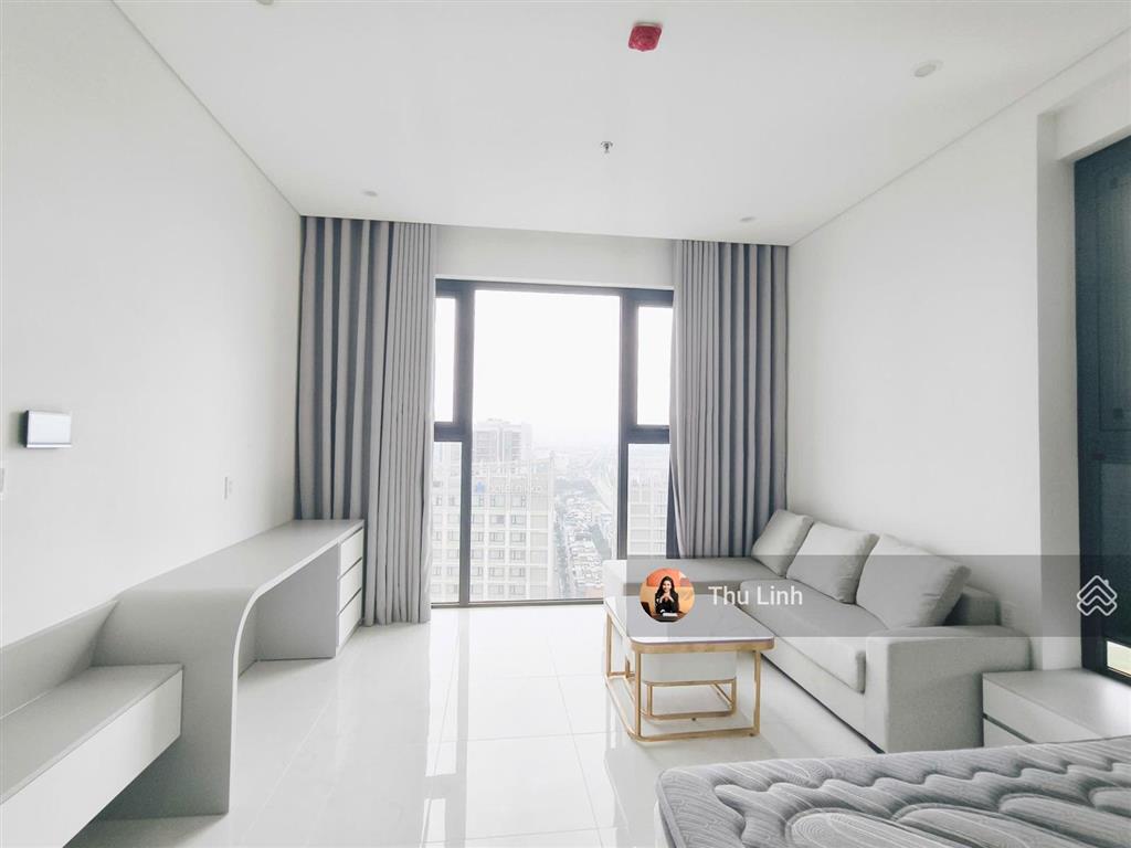 Cần bán căn góc studio full nội thất cao cấp sentosa sky park, 42 m2, đã có bìa. giá chỉ 2 tỷ 1