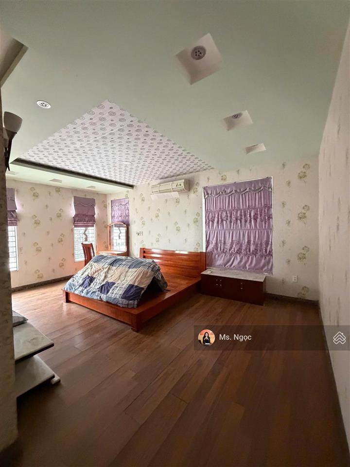 Cần bán biệt thự song lập 190 m2 mê linh  anh dũng, xây 3 tầng, hướng đông nam. giá chỉ 10,9 tỷ