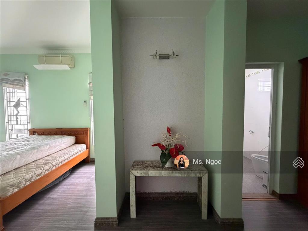 Cần bán biệt thự song lập 190 m2 mê linh  anh dũng, xây 3 tầng, hướng đông nam. giá chỉ 10,9 tỷ