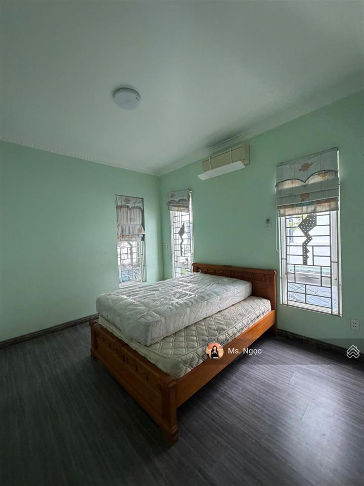 Cần bán biệt thự song lập 190 m2 mê linh  anh dũng, xây 3 tầng, hướng đông nam. giá chỉ 10,9 tỷ