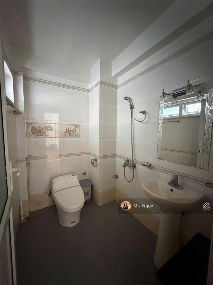 Cần bán biệt thự song lập 190 m2 mê linh  anh dũng, xây 3 tầng, hướng đông nam. giá chỉ 10,9 tỷ