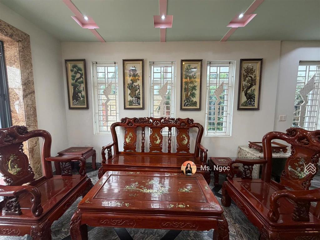 Cần bán biệt thự song lập 190 m2 mê linh  anh dũng, xây 3 tầng, hướng đông nam. giá chỉ 10,9 tỷ