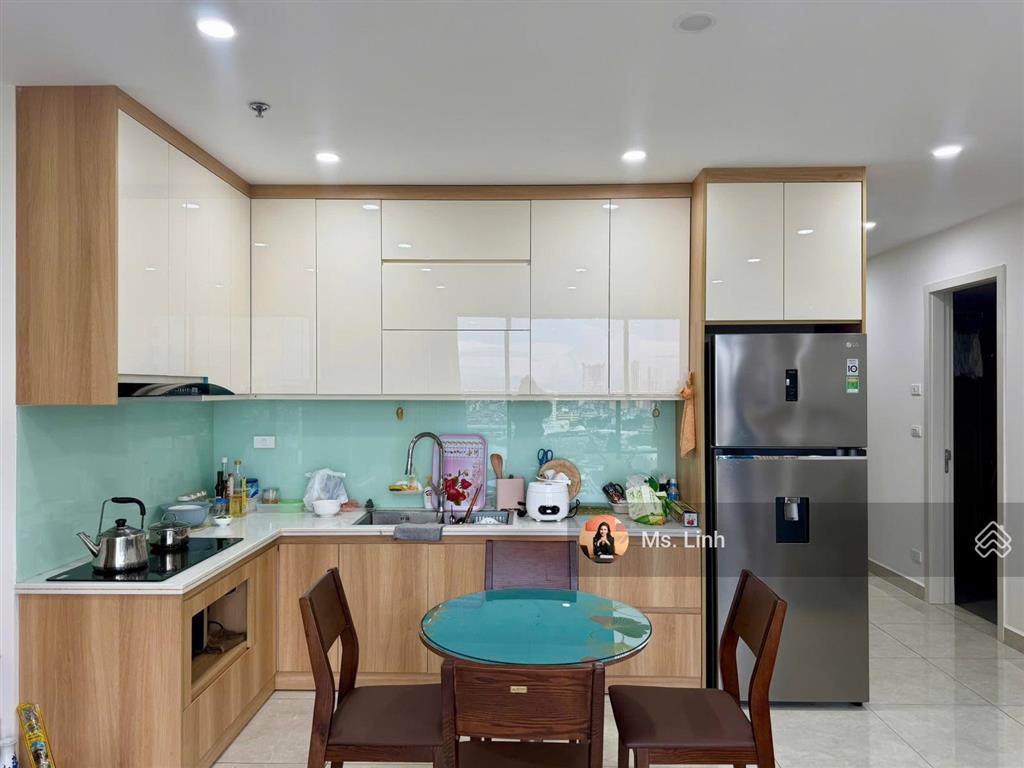 Cần bán căn 2pn minato giá chỉ 3 tỷ 750 full nội thất, bao phí công chứng, 86 m2. đã có sổ hồng