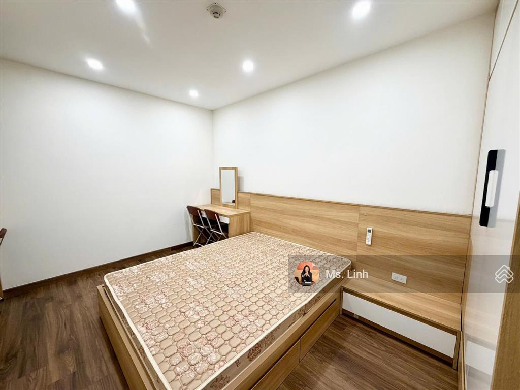 Cần bán căn 2pn minato giá chỉ 3 tỷ 750 full nội thất, bao phí công chứng, 86 m2. đã có sổ hồng