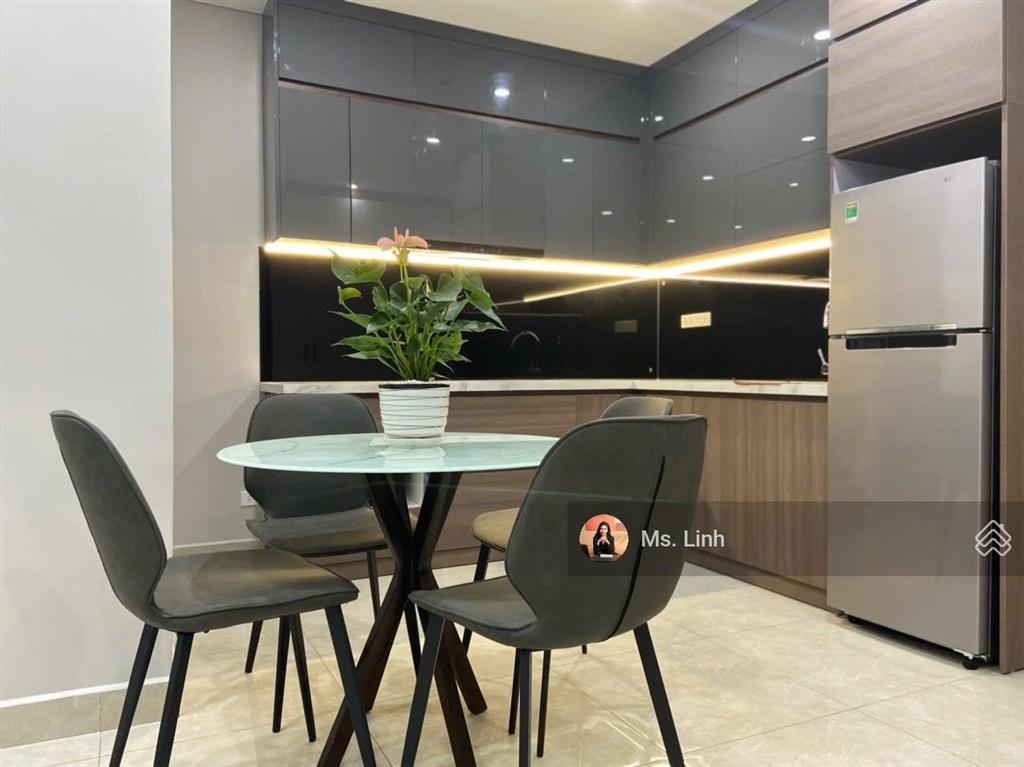 Cần bán căn 2pn minato giá chỉ 3 tỷ 650 full nội thất, tầng cao view sông, 82 m2. đã có sổ hồng