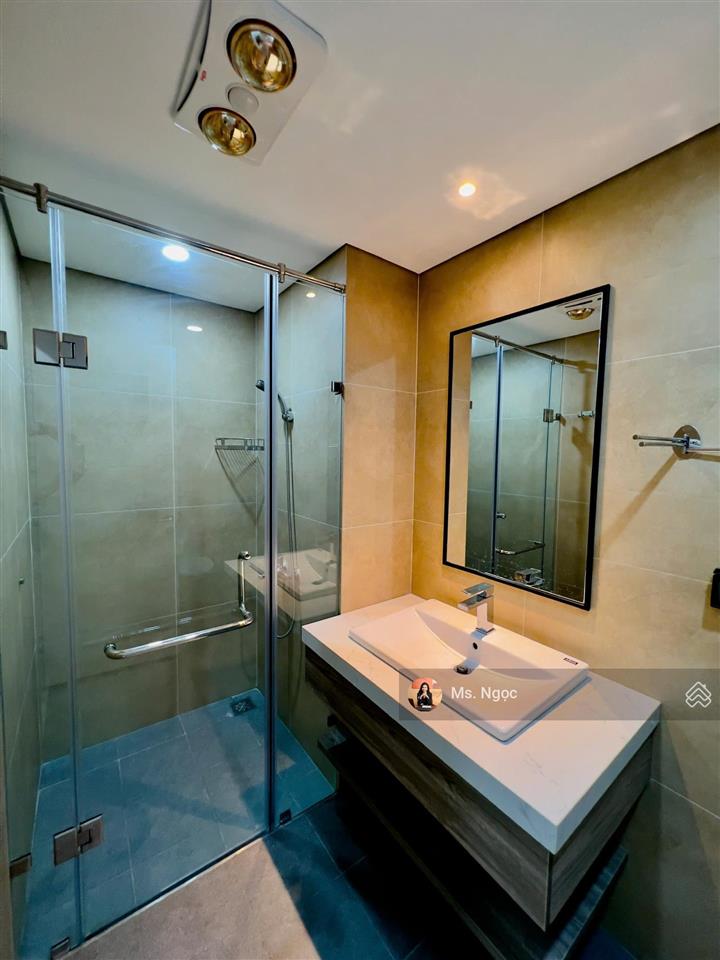 Cần bán căn 1pn minato, full nội thất, 53 m2, tầng cao đẹp, đã có bìa. sẵn hđ thuê, giá 2 tỷ 650