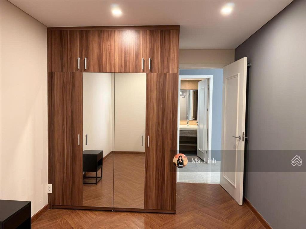 Cần bán căn 2pn minato giá chỉ 3 tỷ 5 full nội thất, tầng cao đẹp, view đông nam, 81 m2. bao phí
