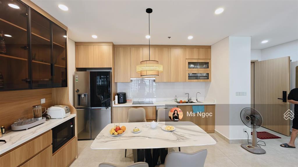 Cần bán căn góc 3 pn tòa ct1 minato, 121 m2, full nội thất mới, tầng đẹp. giá 6 tỷ, bao phí