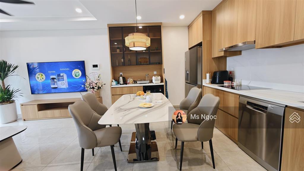 Cần bán căn góc 3 pn tòa ct1 minato, 121 m2, full nội thất mới, tầng đẹp. giá 6 tỷ, bao phí