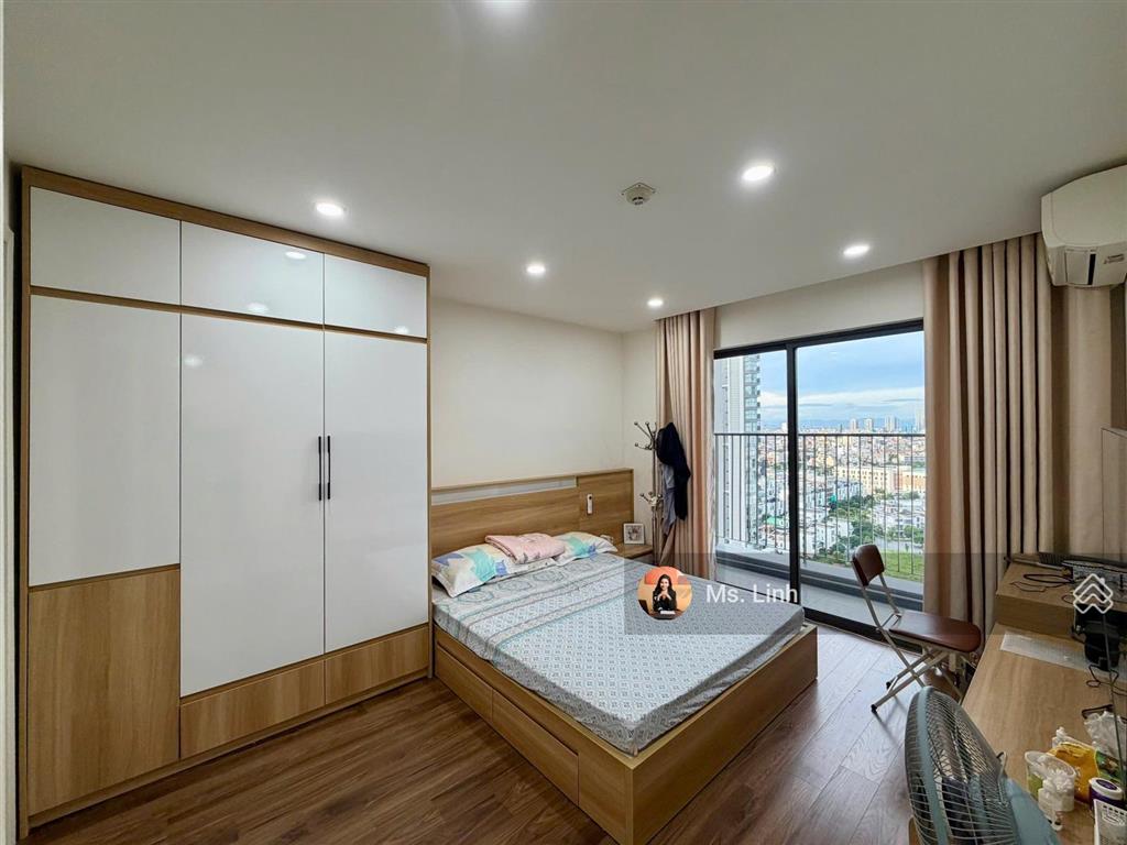 Cần bán căn 2pn minato giá chỉ 3 tỷ 750 full nội thất, bao phí công chứng, 86 m2. đã có sổ hồng