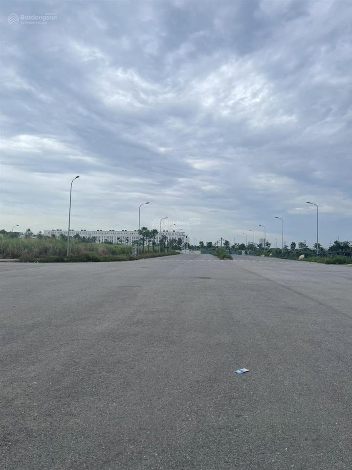 Chính chủ mình cần bán gấp 60m2 đất dịch vụ tây tựu, hồ sơ đẹp