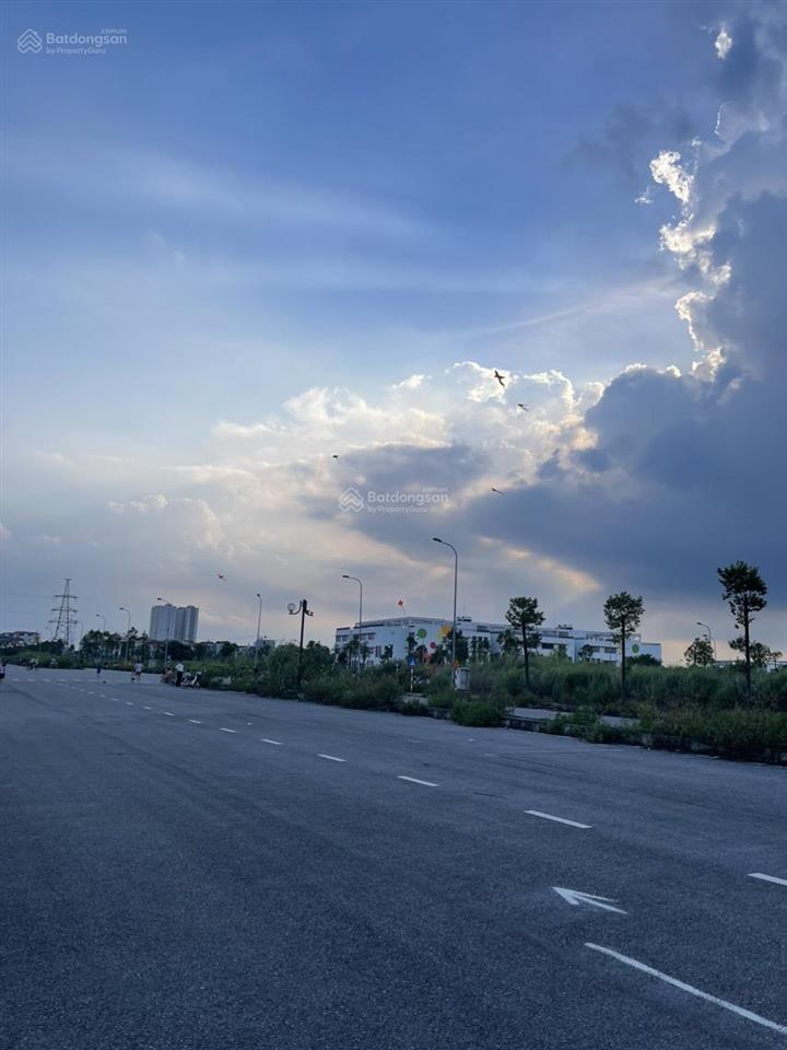 Chính chủ mình cần bán gấp 60m2 đất dịch vụ tây tựu, hồ sơ đẹp