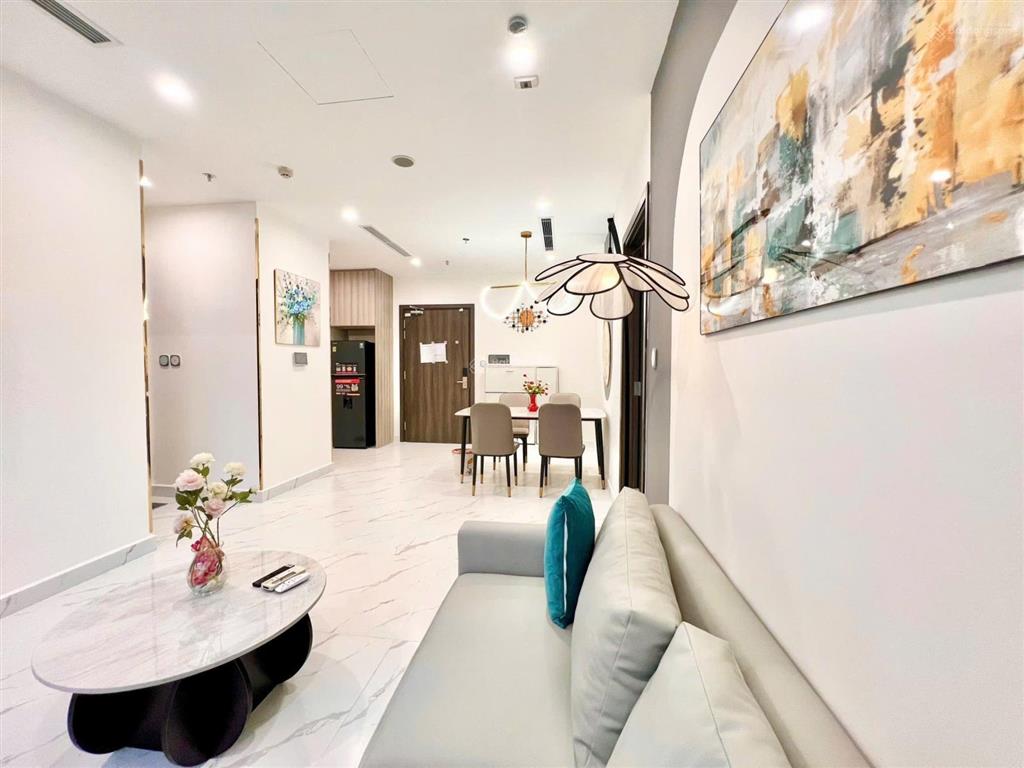Thuê căn the opus one 2pn vinhomes grand park quận 9