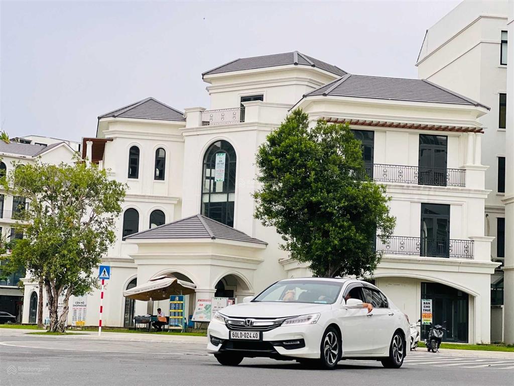 Cho thuê shophouse 30tr mặt sảnh beverly solari vinhomes grand park