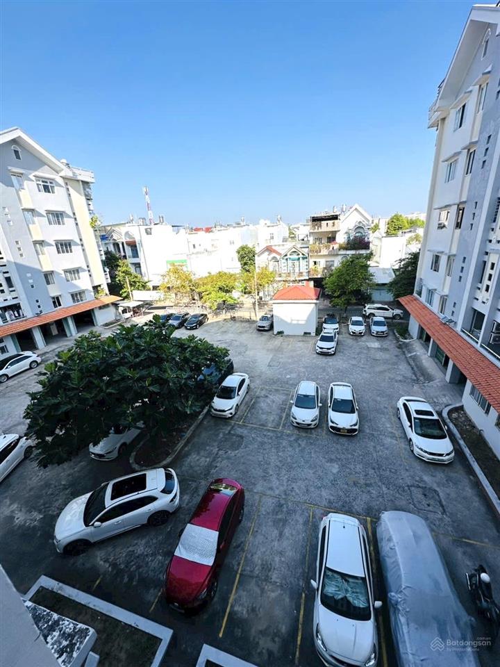 Cho thuê căn hộ hưng phú 48m2, 2 phòng ngủ, 1 máy lạnh, 2wc, đông nam, thang máy, sàn lót gỗ