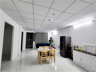 Cho thuê căn hộ hồng loan 5c full nội thất, 2 phòng ngủ, 2wc, thang máy, tầng 9