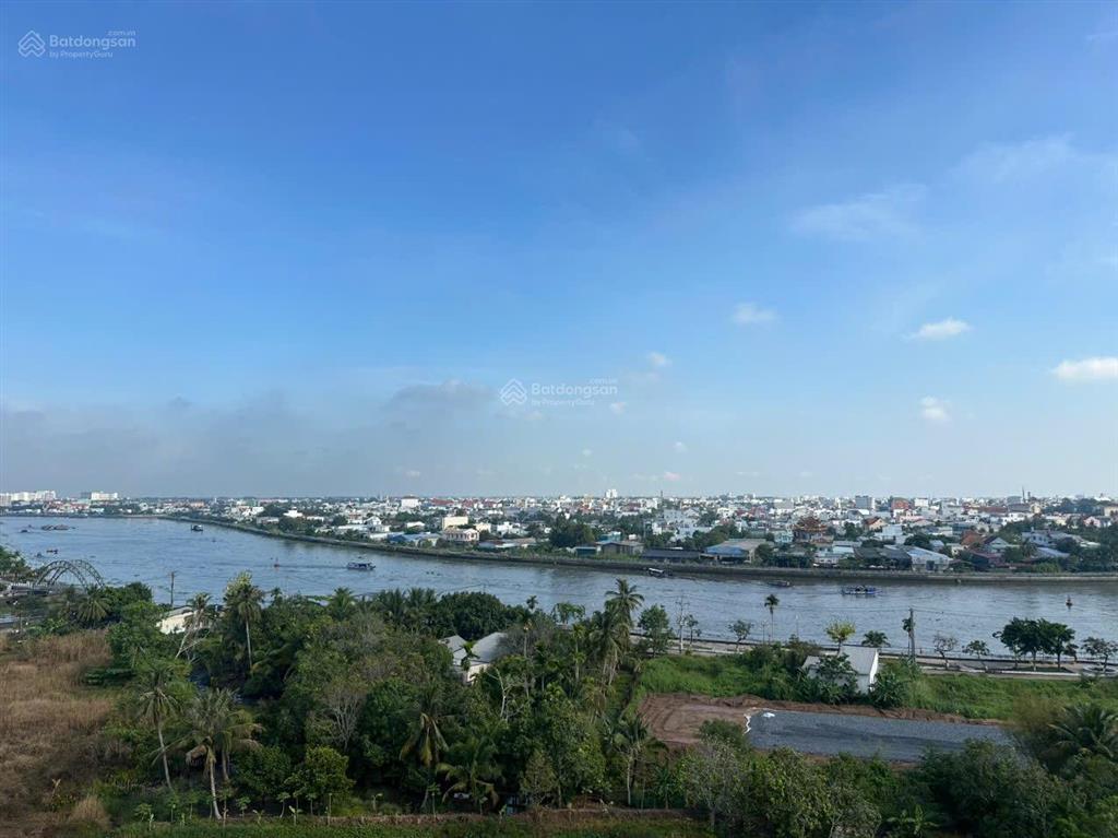 Cho thuê căn hộ hồng loan 5c full nội thất, 2 phòng ngủ, 2wc, thang máy, tầng 9