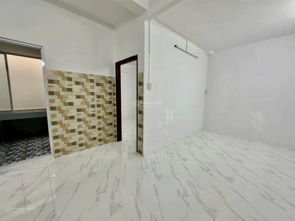 Bán căn hộ hưng phú lô b, 2pn, sổ hồng, 70m2, tầng 4, thang máy, bãi ô tô nội khu, sổ hồng