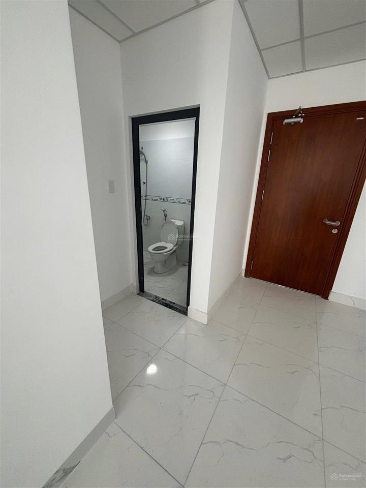 Cho thuê căn hộ 5c hồng loan 62m2, 2 phòng ngủ, 2wc, 2 máy lạnh, tầng 8, đông nam