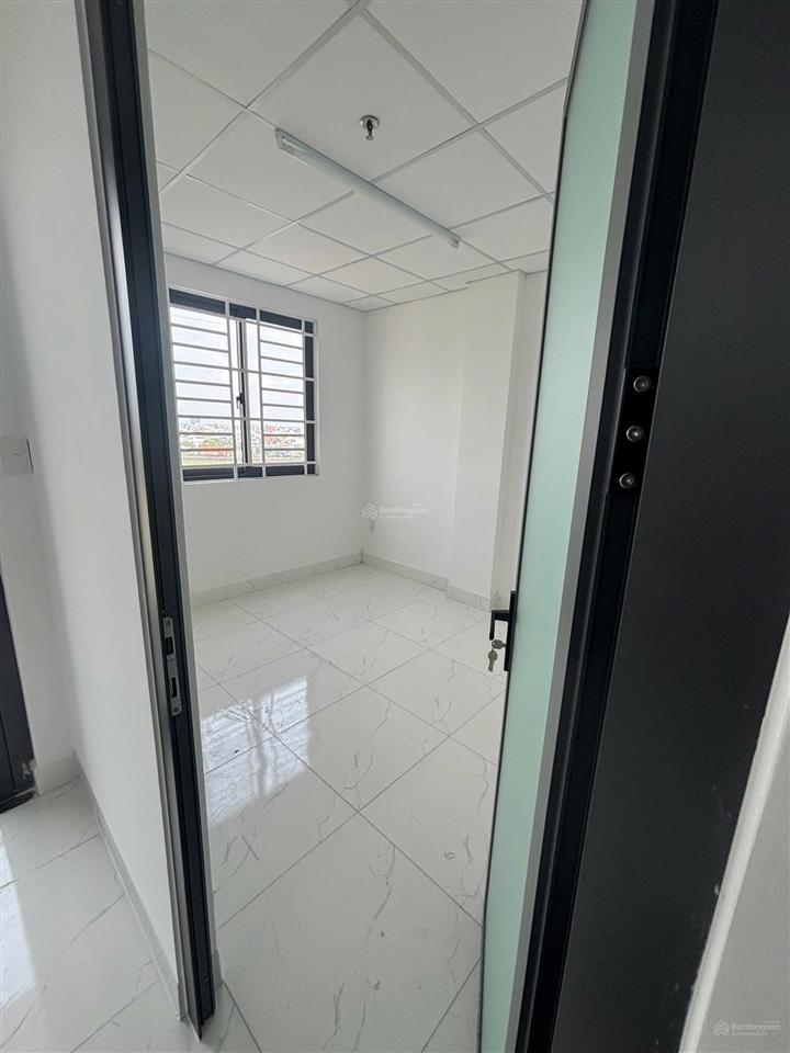 Cho thuê căn hộ 5c hồng loan 62m2, 2 phòng ngủ, 2wc, 2 máy lạnh, tầng 8, đông nam