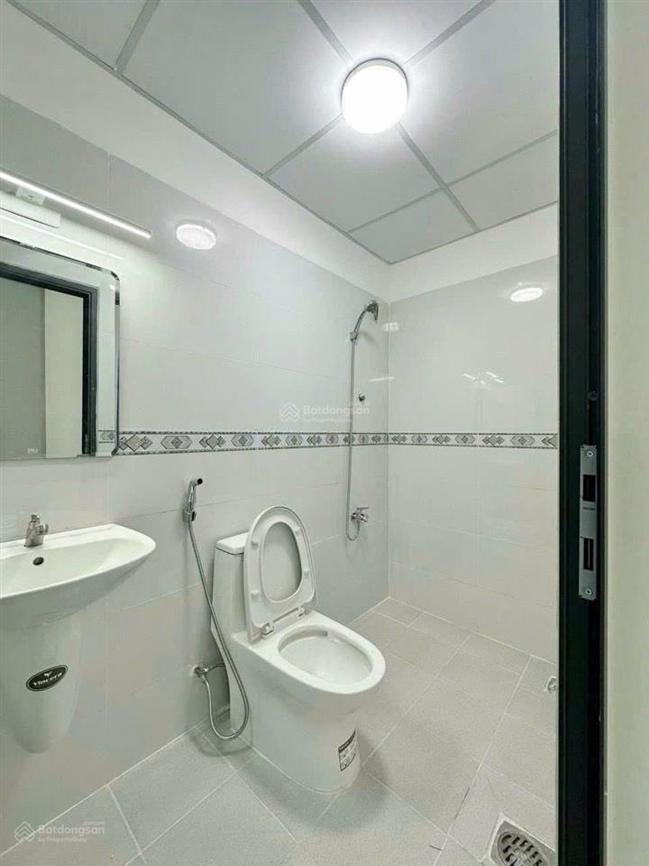 Cho thuê căn hộ 5c hồng loan 62m2, 2 phòng ngủ, 2wc, 2 máy lạnh, tầng 8, đông nam