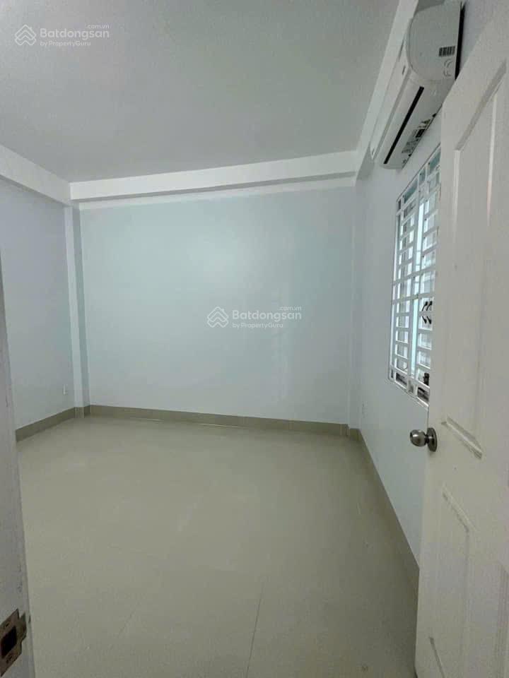 Cho thuê nhà kdc long thịnh cần thơ, góc, 1t 1 lầu, 3 phòng ngủ, đậu oto trong nhà, full nội thất