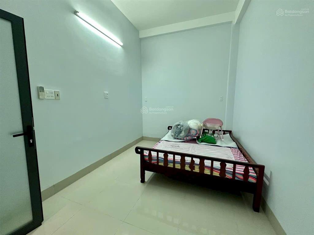 Cho thuê nhà kdc long thịnh cần thơ, góc, 1t 1 lầu, 3 phòng ngủ, đậu oto trong nhà, full nội thất