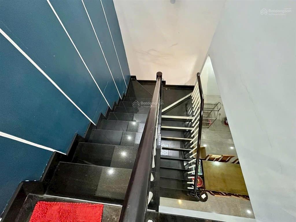 Cho thuê nhà kdc long thịnh cần thơ, góc, 1t 1 lầu, 3 phòng ngủ, đậu oto trong nhà, full nội thất