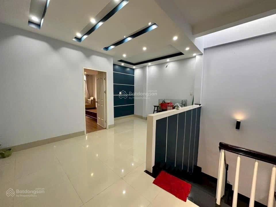 Cho thuê nhà kdc long thịnh cần thơ, góc, 1t 1 lầu, 3 phòng ngủ, đậu oto trong nhà, full nội thất