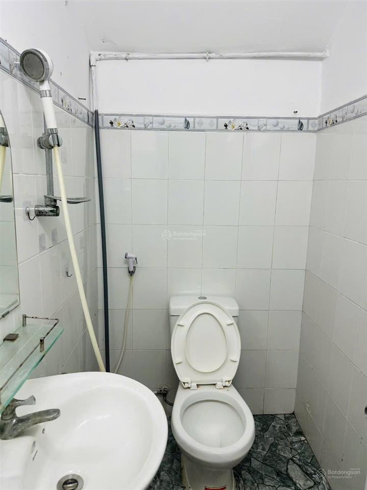 Bán nhà 586, 1 trệt 1 lầu, 4 phòng ngủ, sổ hồng, lộ 14m, hướng đông nam, cần thơ
