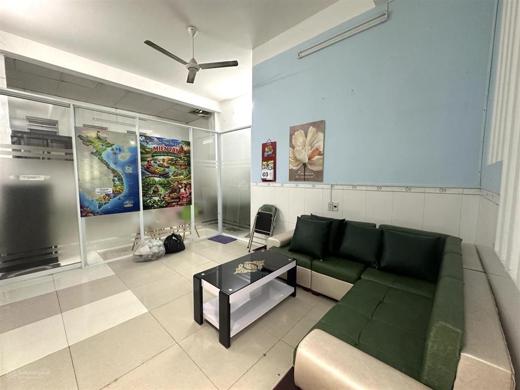 Cho thuê nhà 1 trệt 1 lầu kdc hồng loan 6a, 3 phòng ngủ, 3 máy lạnh, full bàn ghế làm việc, đb