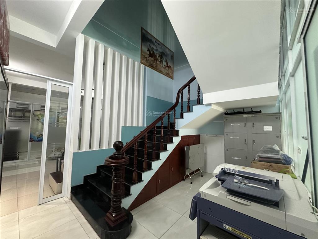Cho thuê nhà 1 trệt 1 lầu kdc hồng loan 6a, 3 phòng ngủ, 3 máy lạnh, full bàn ghế làm việc, đb