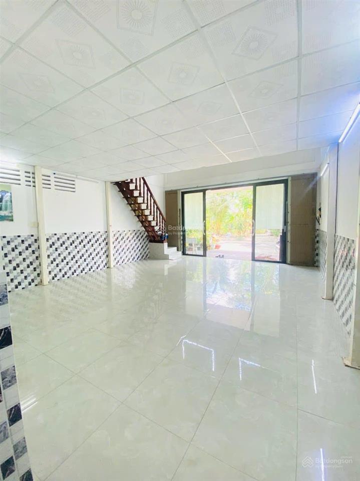 Cho thuê nhà kdc xây dựng 120m2 (6x20), 2pn, 2wc, máy lạnh, sân oto, lộ 16m, tây bắc